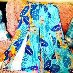 Women’s Wide-Legged Pants, Size L